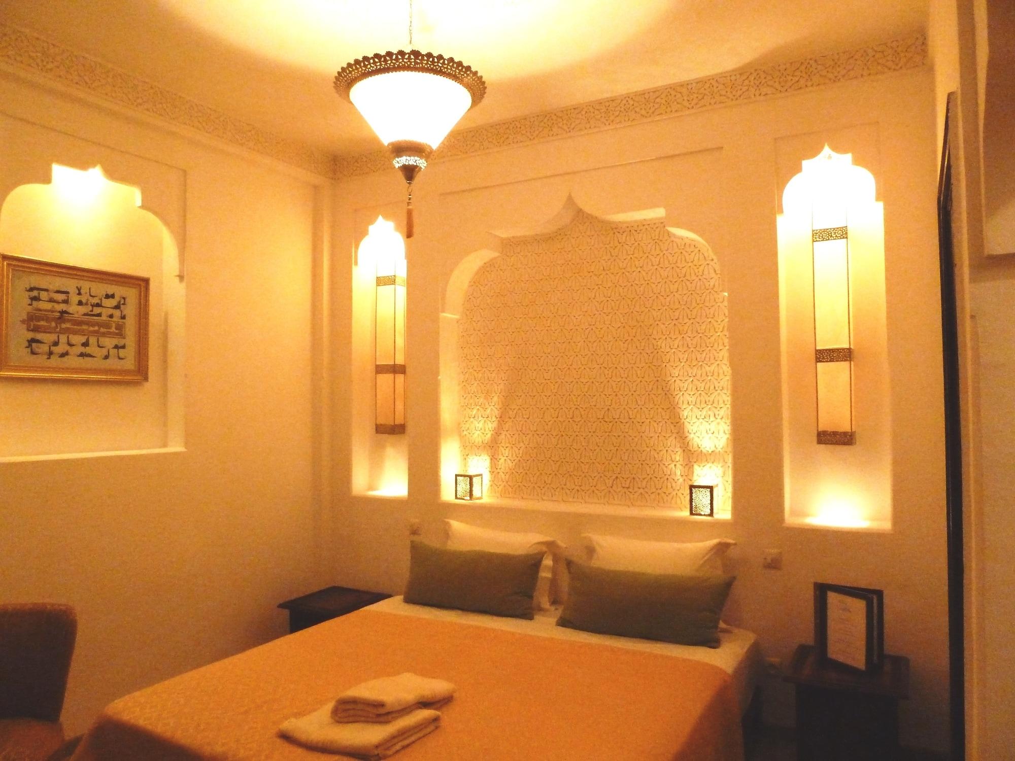 ホテル リヤド ビバ マラケシュ エクステリア 写真 A bedroom at the hotel