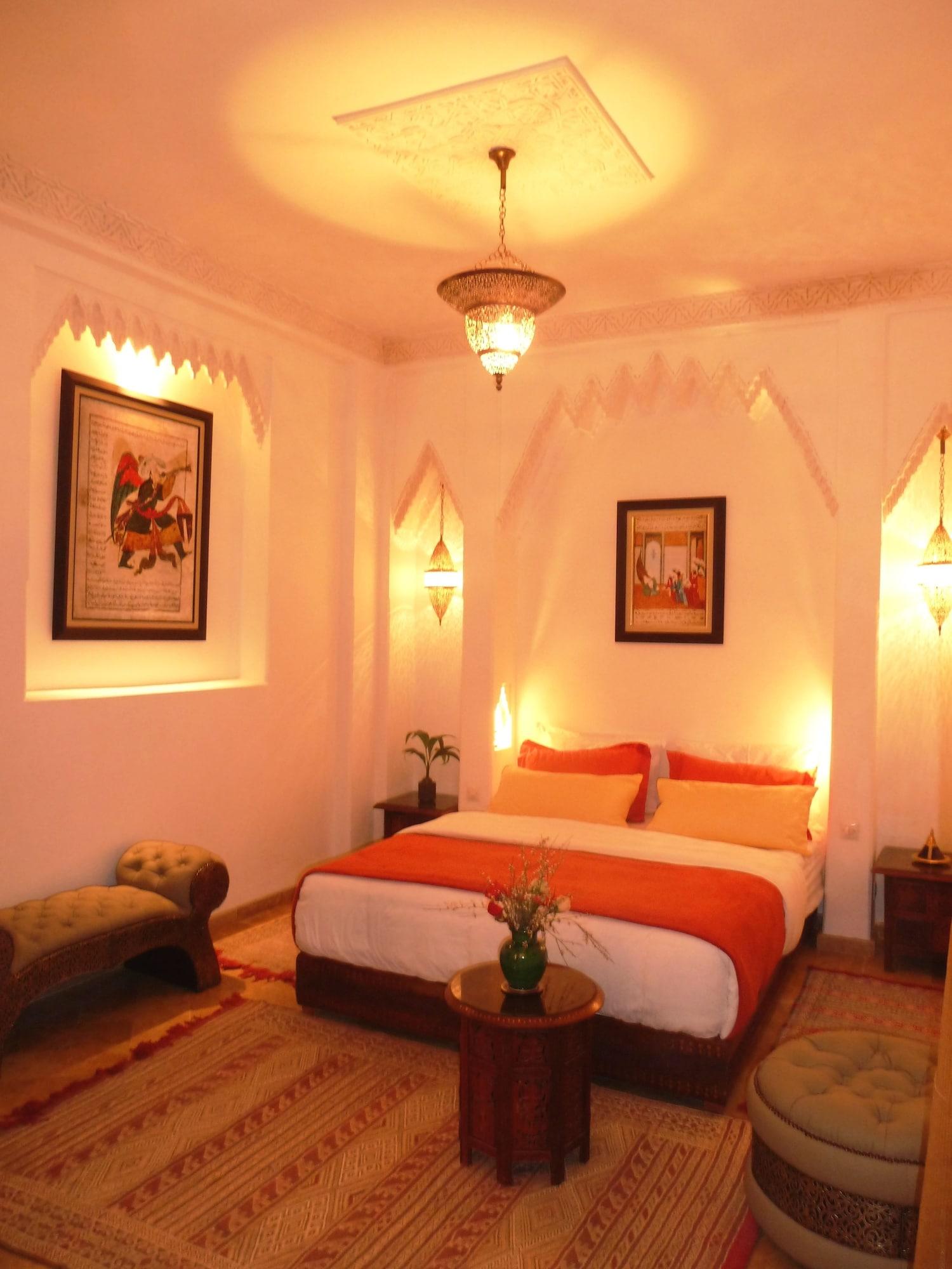 ホテル リヤド ビバ マラケシュ エクステリア 写真 A bedroom at the hotel