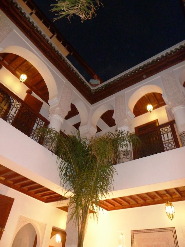ホテル リヤド ビバ マラケシュ エクステリア 写真 Interior of the hotel