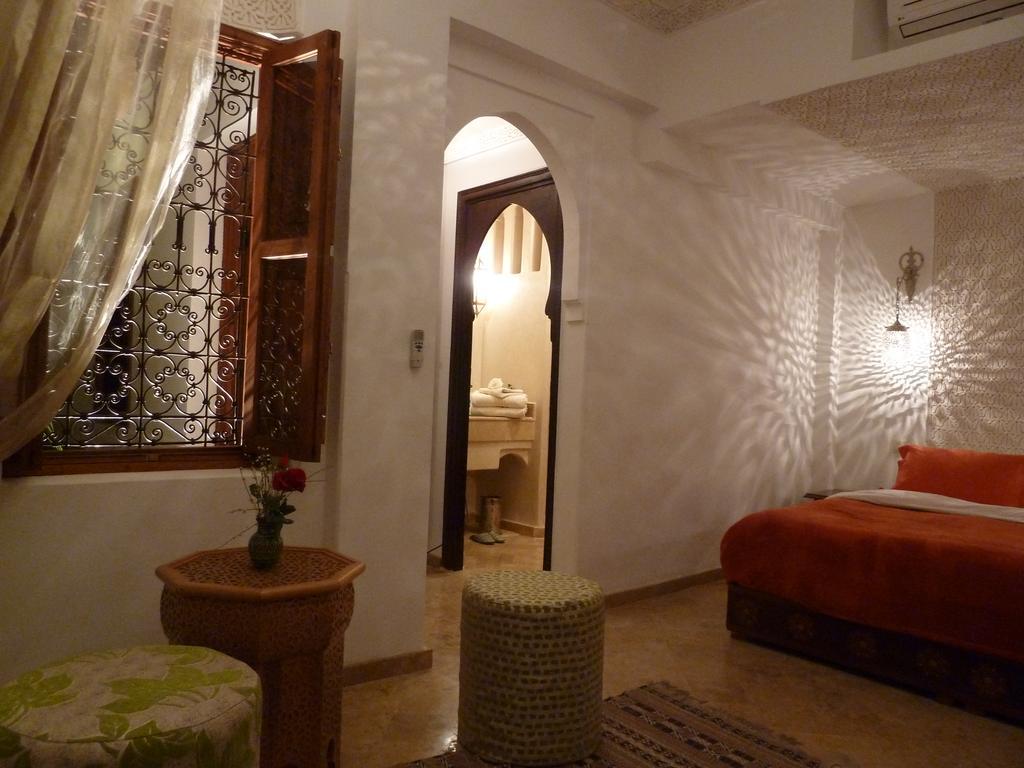 ホテル リヤド ビバ マラケシュ エクステリア 写真 A room in a Moroccan riad