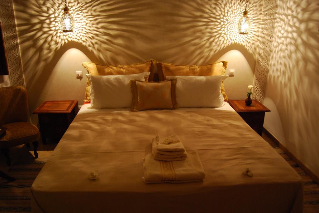 ホテル リヤド ビバ マラケシュ エクステリア 写真 A bedroom at the hotel