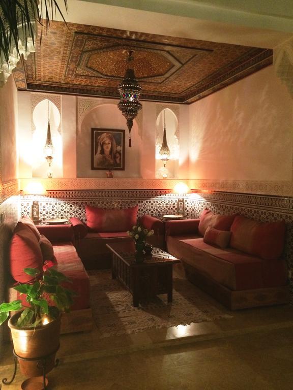 ホテル リヤド ビバ マラケシュ エクステリア 写真 A Moroccan living room