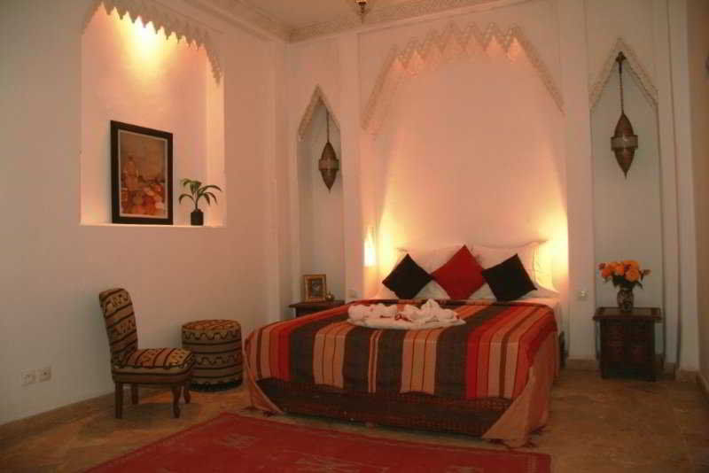 ホテル リヤド ビバ マラケシュ エクステリア 写真 A bedroom in a Moroccan riad